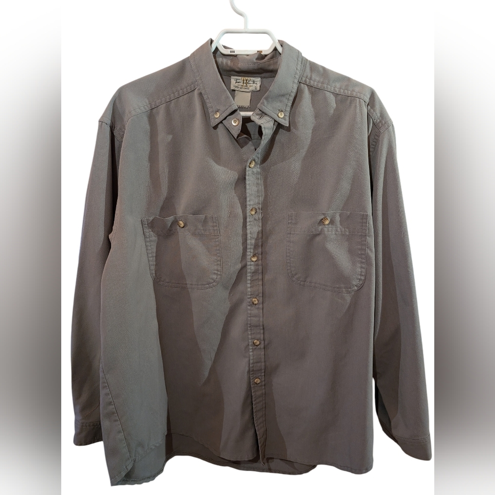 2/22$ Men's Gray Button-Up Shirt